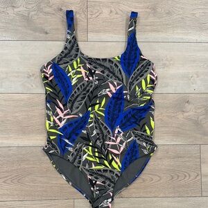 Athleta Midnight Palm Scoop Women’s One Piece Swimsuit
